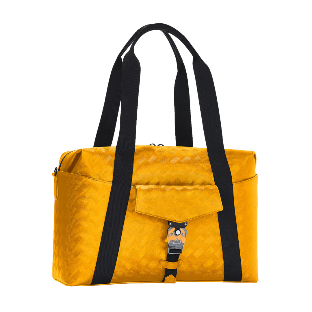 Medium format pochy bag with closure m lock 4810 montblanc extreme 3.0