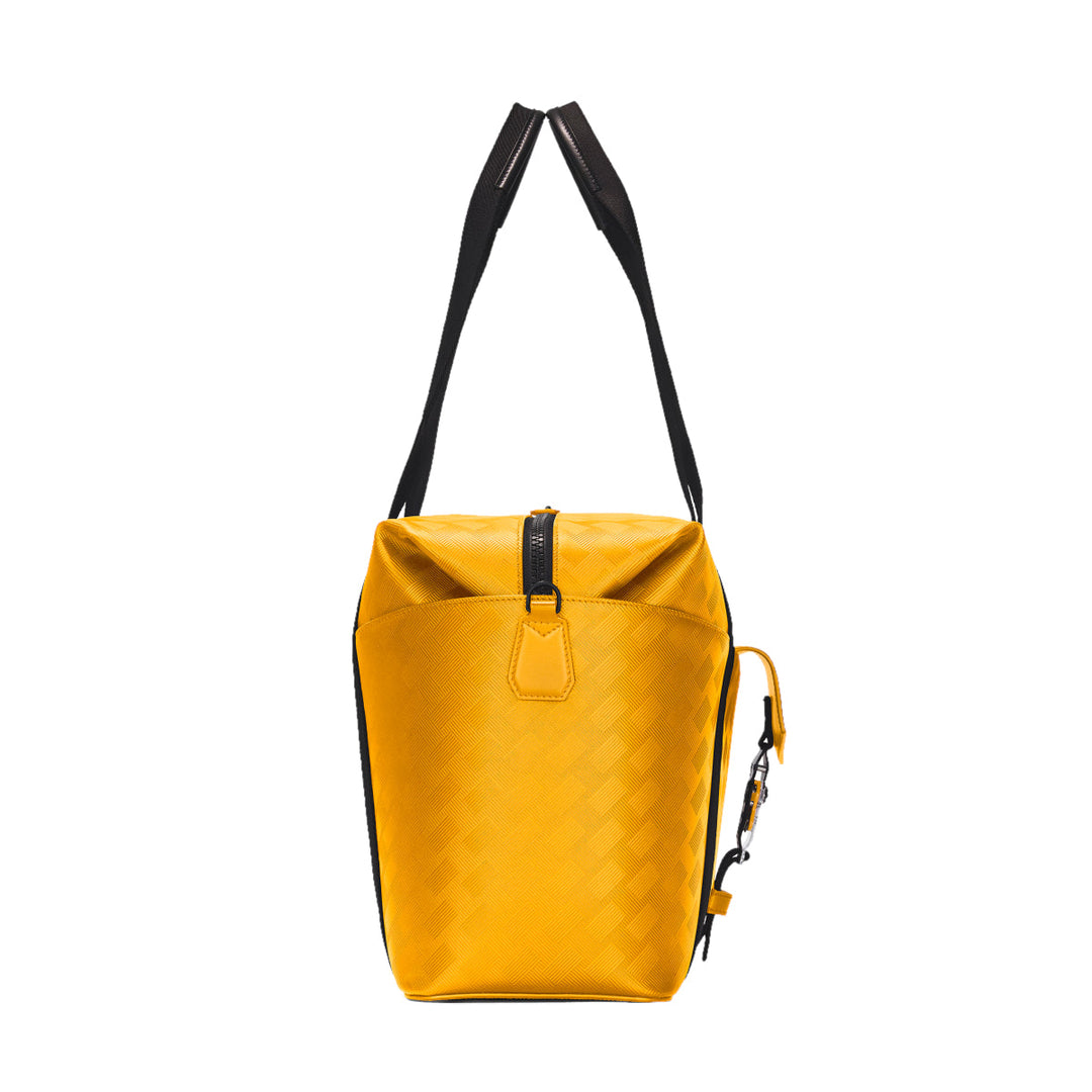 Medium format pochy bag with closure m lock 4810 montblanc extreme 3.0