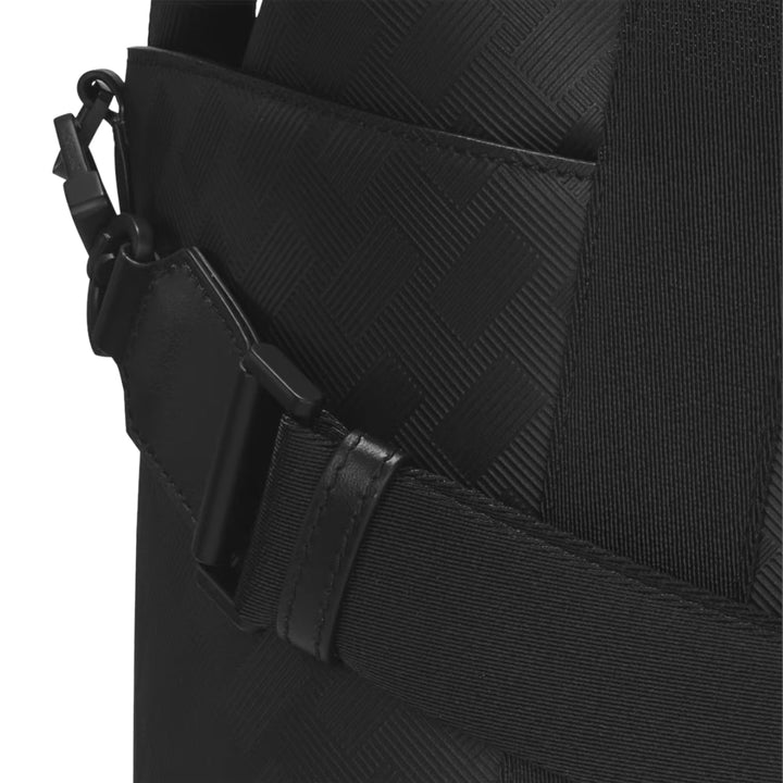 Medium format pochy bag with closure m lock 4810 montblanc extreme 3.0